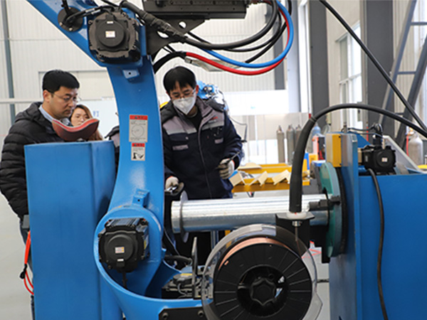 自動(dòng)化焊機(jī)停機(jī)檢查 自動(dòng)化焊機(jī)停機(jī)檢查