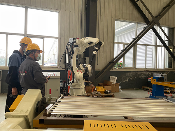 焊接機器人廠家可以提供教學嗎？